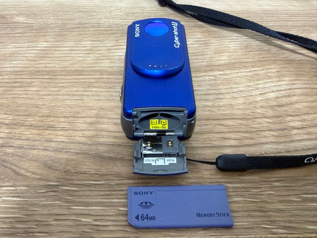 SONY Cyber-shot DSC-U30 メモリ付属