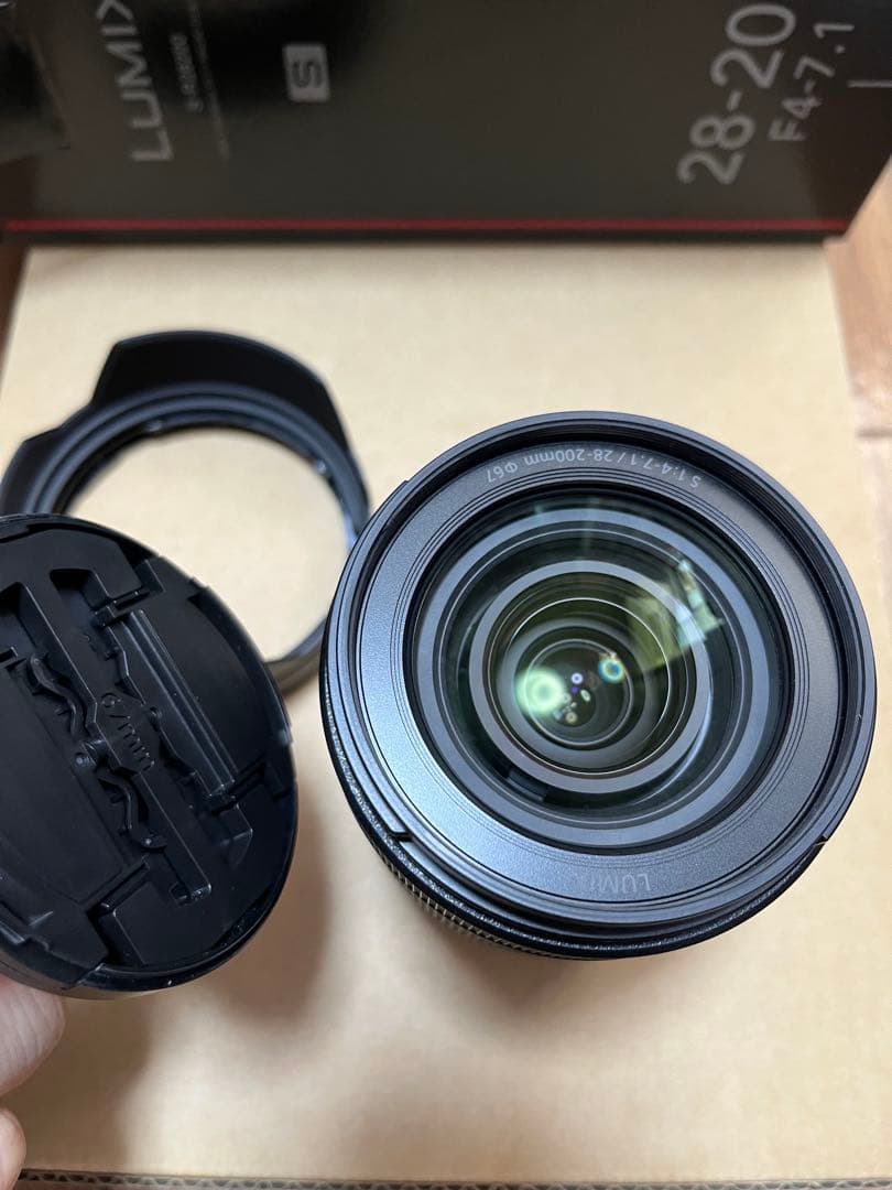 LUMIX 28-200mm F4-7.1 ズームレンズ
