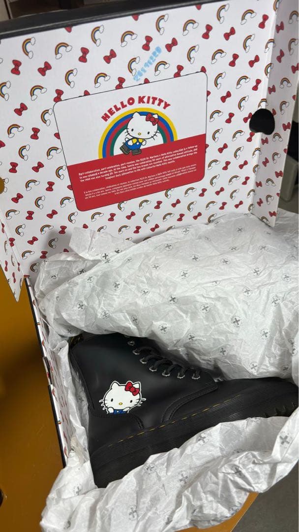 Dr. Martens ハローキティ Jadon HK厚底ブーツ