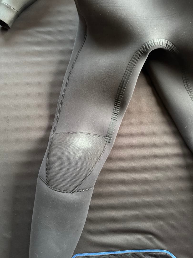 美品HOTLINE 5/3セミドライウェットスーツ