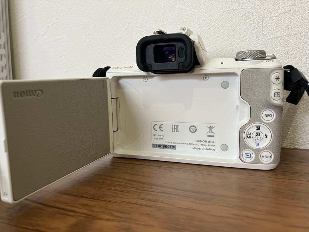 【O】Canon kiss M2 レンズ15-45mm レンズキット カメラ