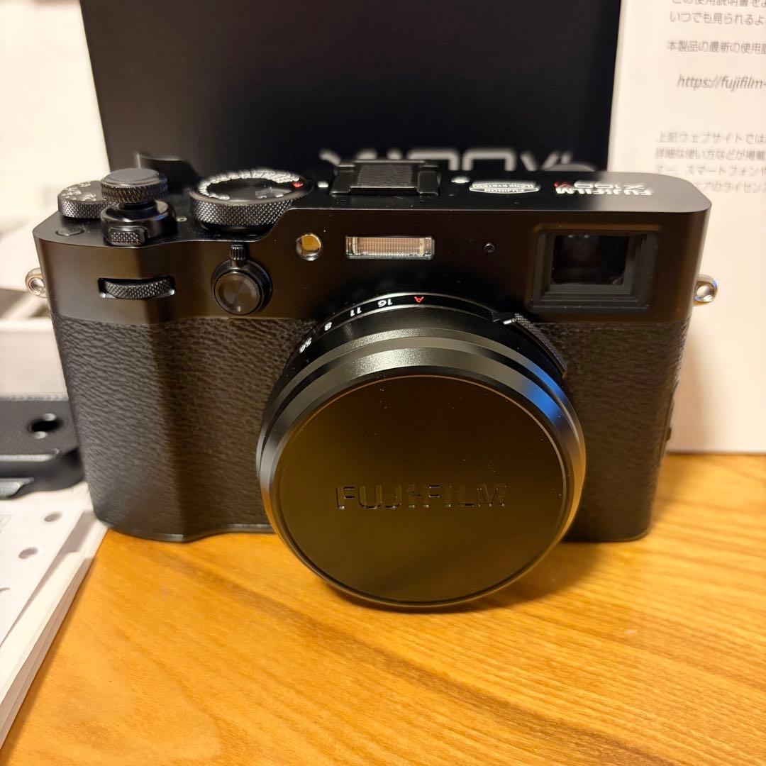 入手困難　美品　FUJIFILM X100ⅵ コンデジ　ブラック　おまけ多数