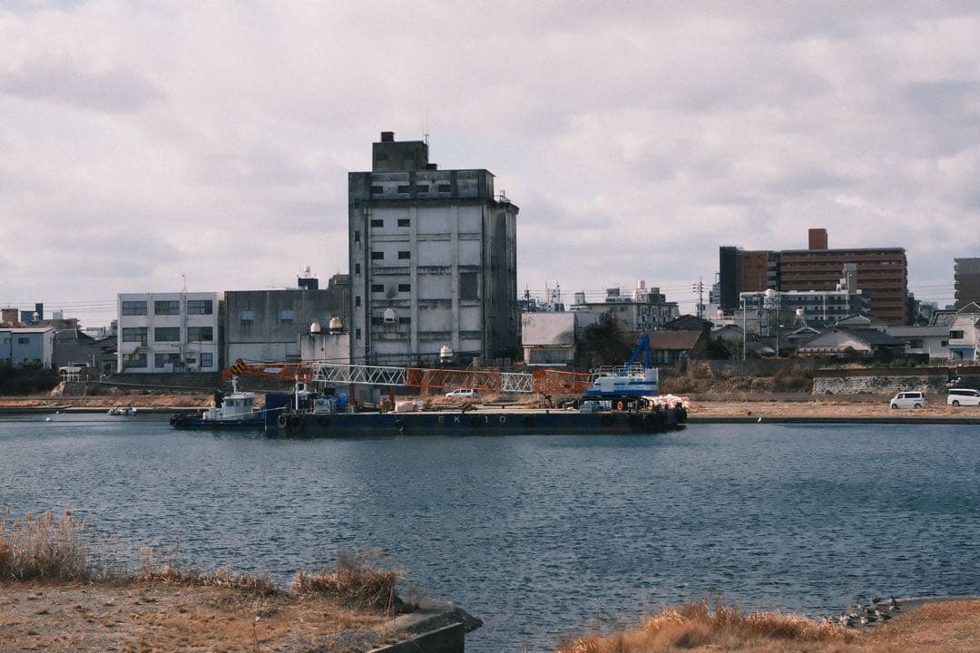 入手困難　美品　FUJIFILM X100ⅵ コンデジ　ブラック　おまけ多数