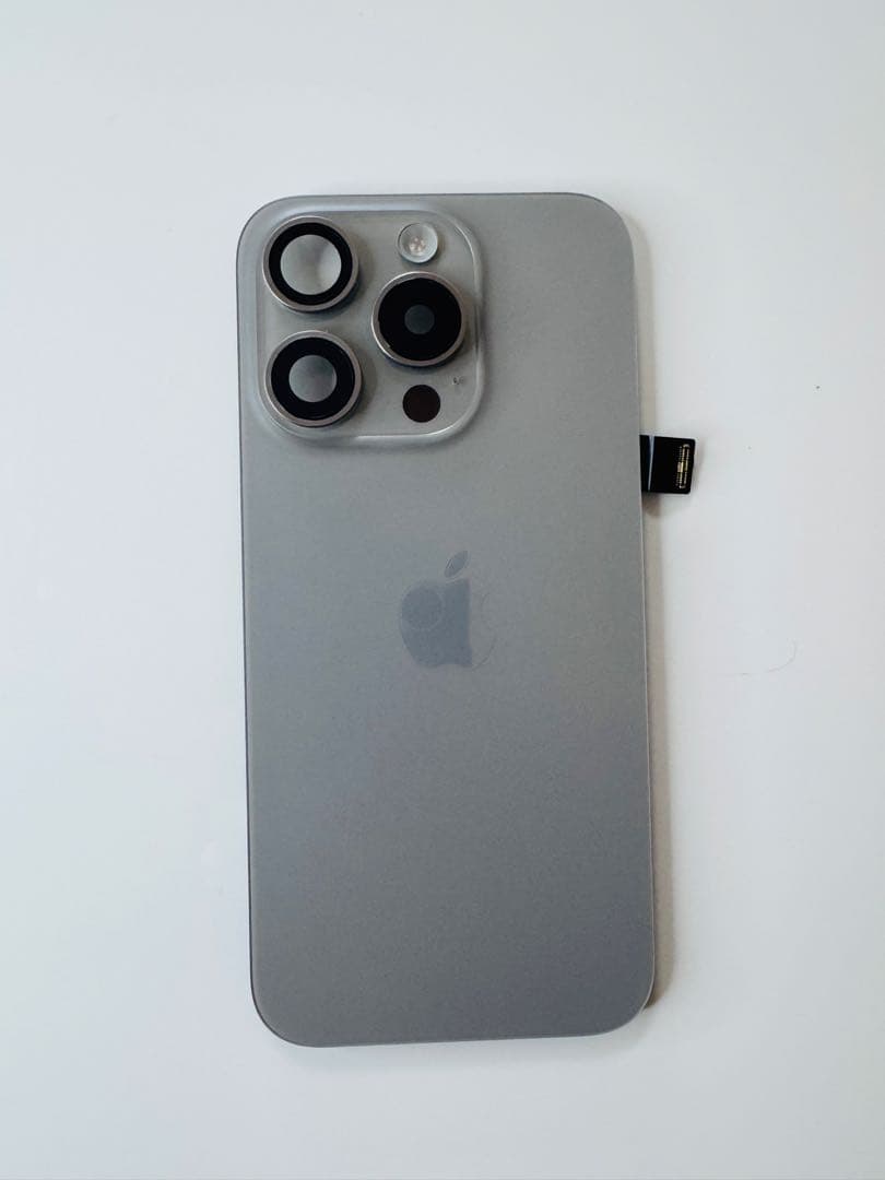 iPhone 15 Pro シルバー 本体と部品