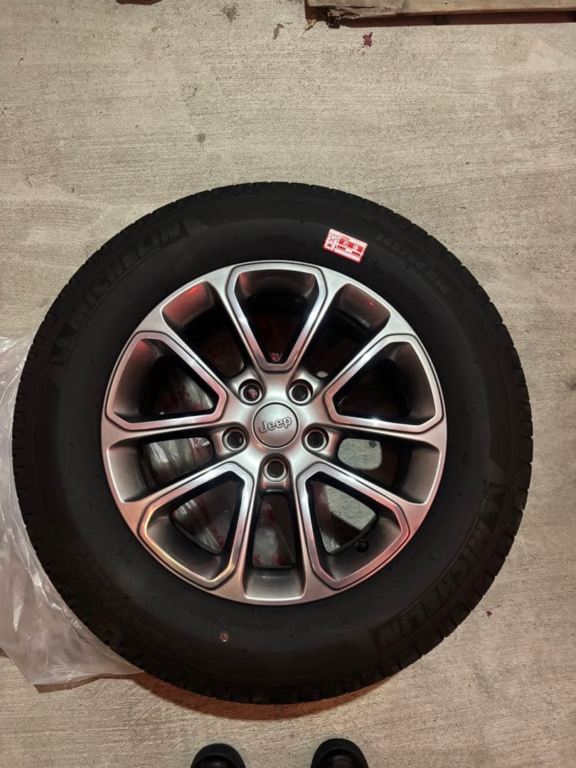 265/60R18グランドチェロキー　18インチ　純正ホイール　タイヤ