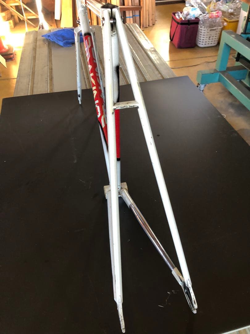 MAKINO マキノ　フレーム　競輪　njs刻印 bb無し　凹みあり？