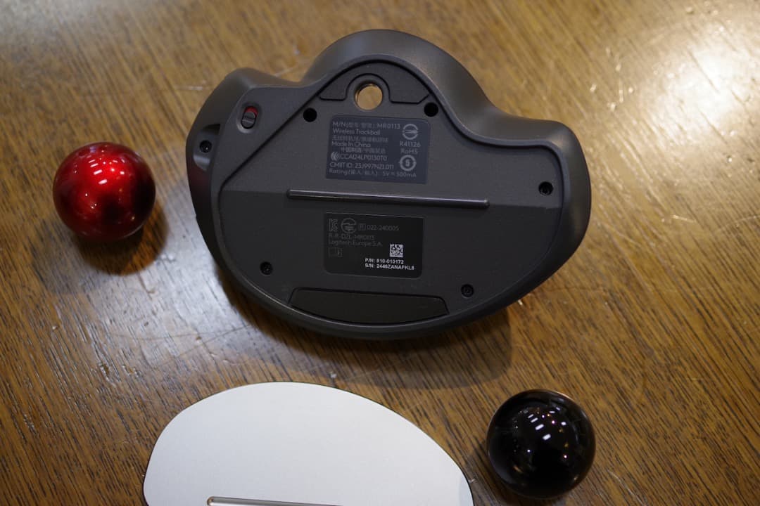 logicool MX ERGO S（黒玉+赤玉）