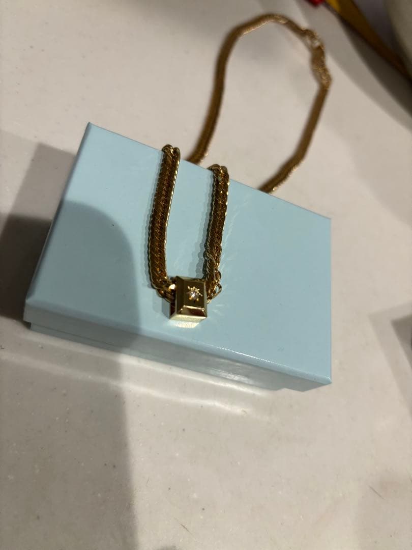 18金ペンダントトップボックス付き