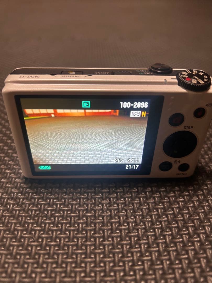 CASIO EXILIM ホワイト 12.5倍ズーム