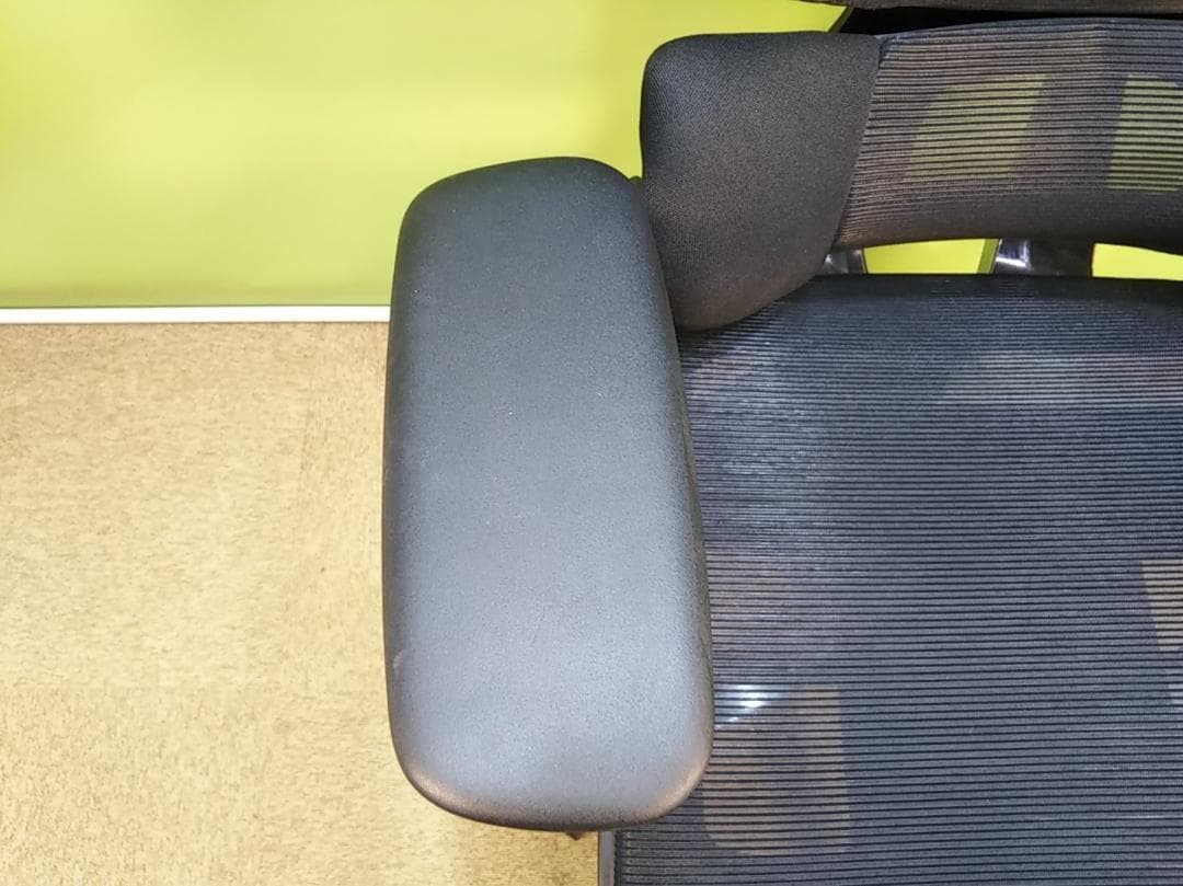 xqt　EastForce　モンスターランバートチェア　ブラック　中古