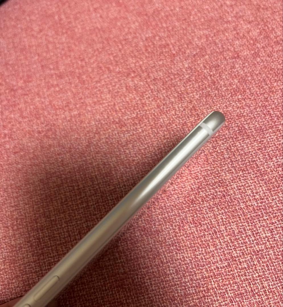 Apple iPhone 8 シルバー SIMフリー