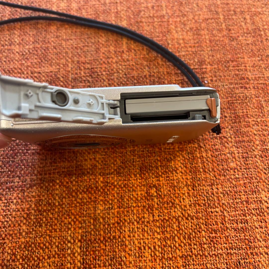 Canon IXY 210F デジタルカメラ シルバー 充電器無/動作未確認
