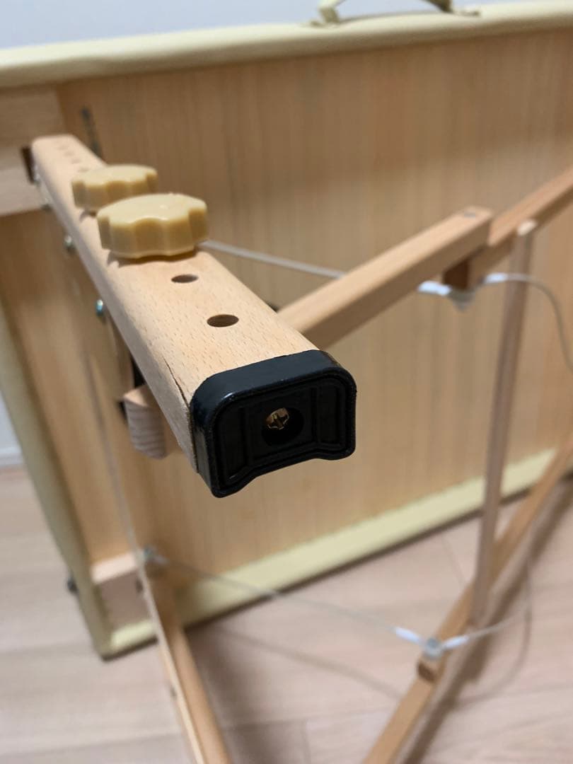 軽量木製折りたたみ　合皮　マッサージベッド　ベージュ