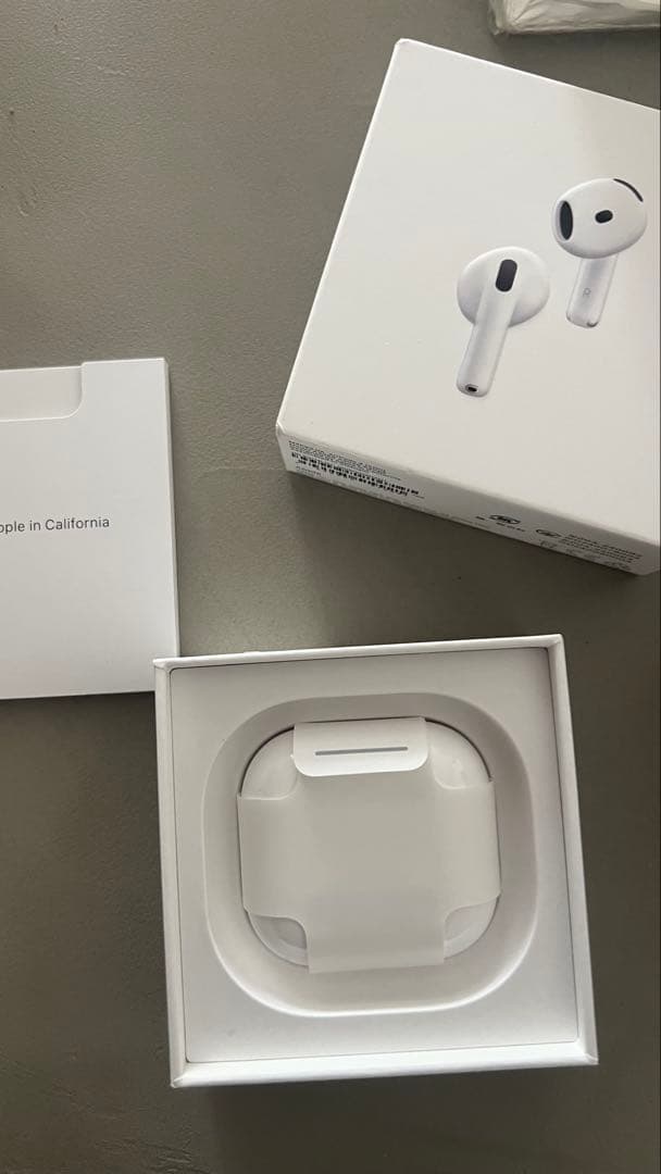 新品　Apple AirPods4 ノイズキャンセリング(ANC)