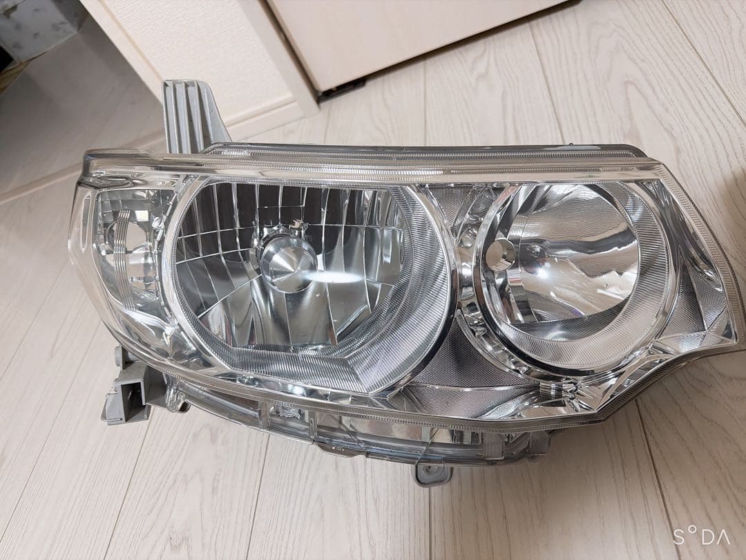 H*8様 タントカスタム L375S ヘッドライト左右