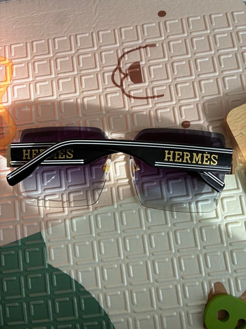 HERMÈS ブラックグラデーション サングラス