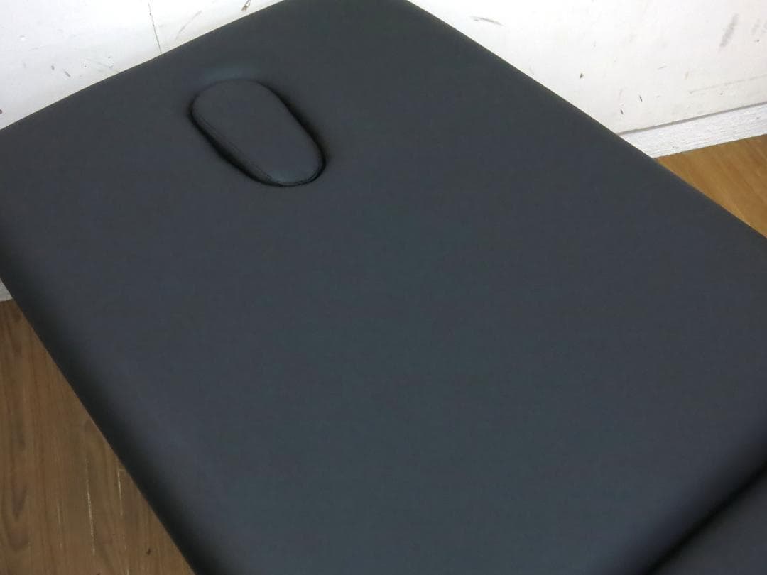 エステベッド/マッサージベッド/有孔/折りたたみ/サロン 施術/ブラック