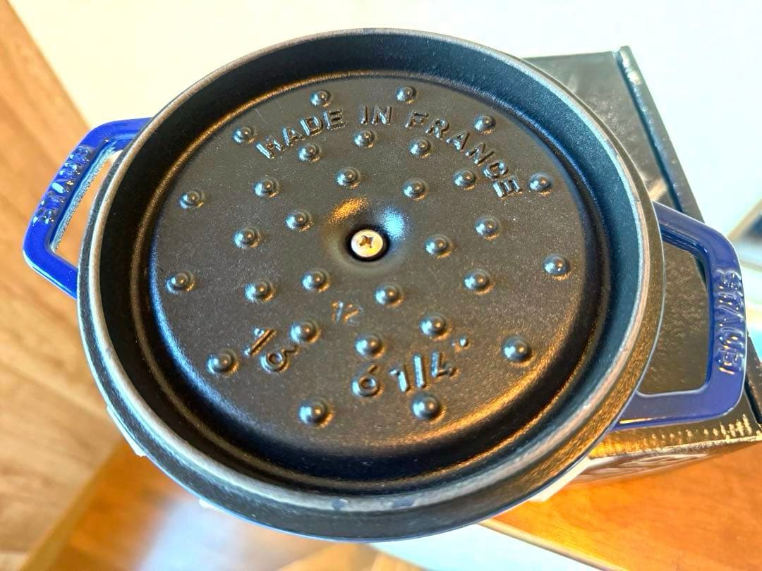 ストウブ希少限定ロイヤルブルー新品ラウンドココット１６ｃｍ箱＆生涯保証付