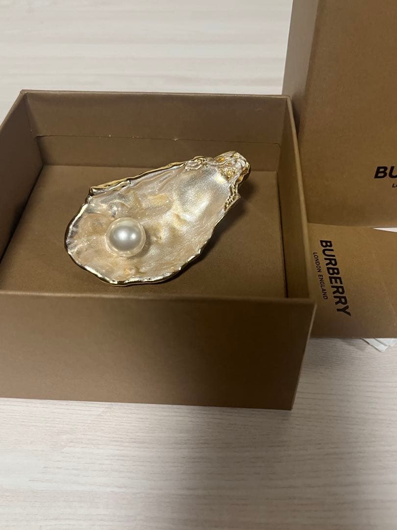 (美品/未使用)BURBERRY ブローチ