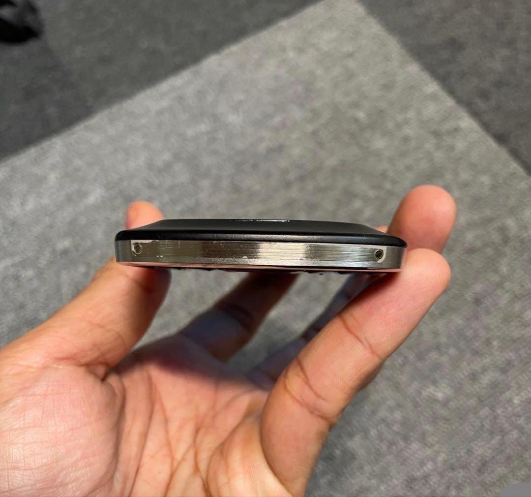 【美品)ブラックベリー9900黒　SIMフーリ