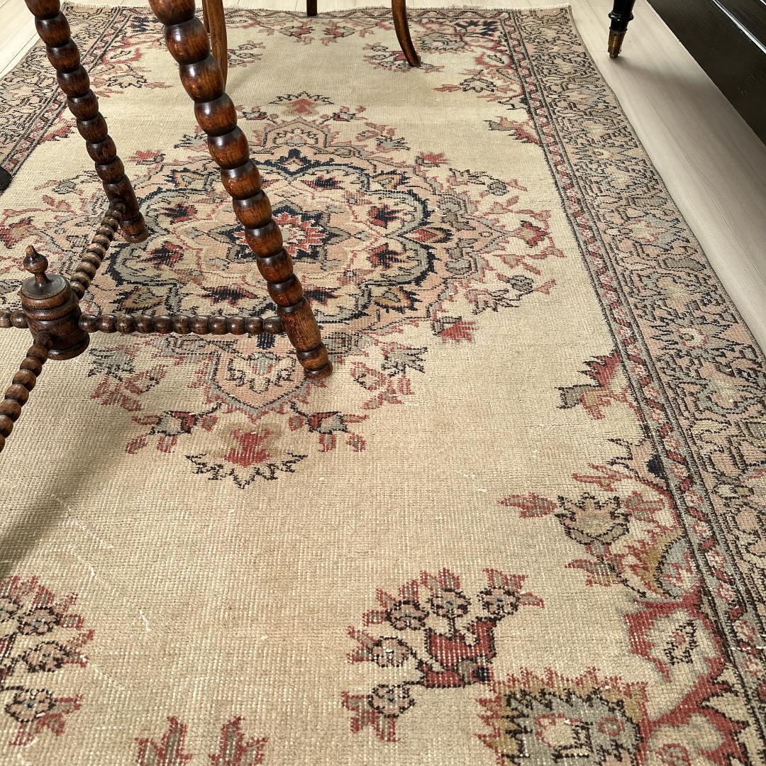 トルコ ヴィンテージラグ A104 レア ベージュ ピンク ブルー メダリオン