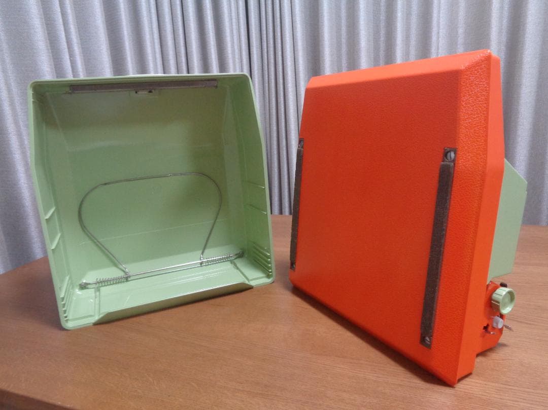 完動品　HERMES 3000 エルメスタイプライター ロシア語 カスタムカラー