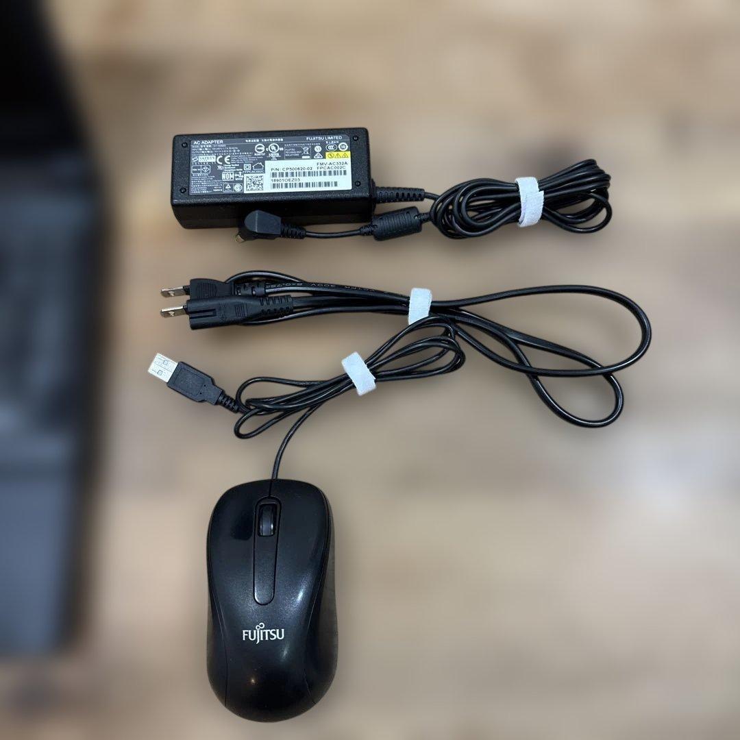 FUJITSU 富士通　LIFEBOOK A576/N FMVA 12TK1