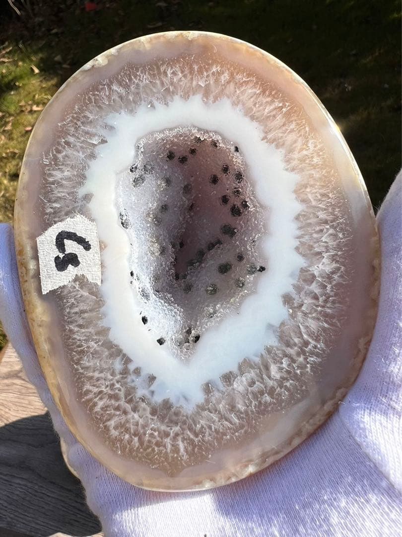 C5トレジャーメノウ 台付き 瑪瑙 風水 聚宝盆アゲート