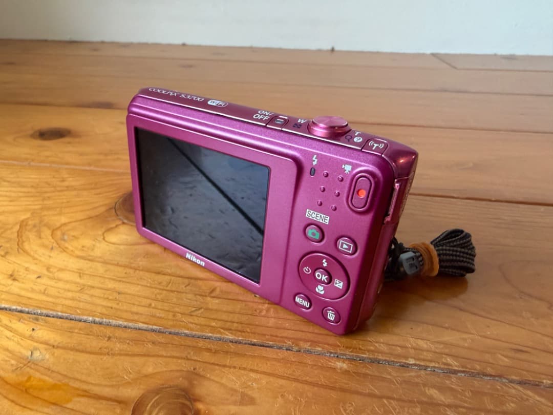 【美品】 Nikon COOLPIX S3700 ニコン ピンク Wi-Fi
