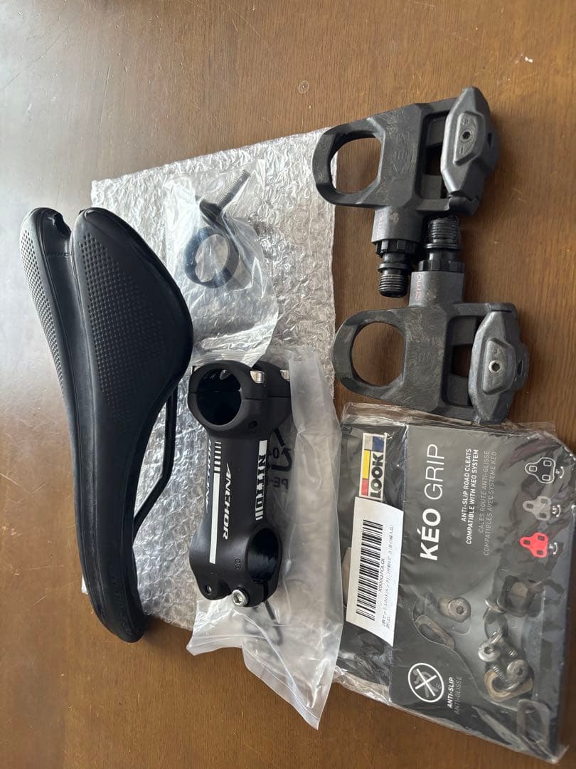 軽量8キロ　アンカーRL8RDカーボンロード 54 サイズシマノ105 2×11