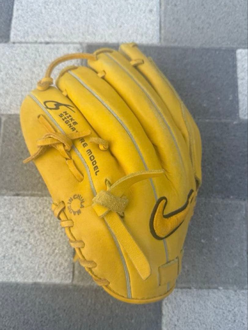 状態○ 入手困難ナイキ　ダルビッシュモデル　投手　右投げ用