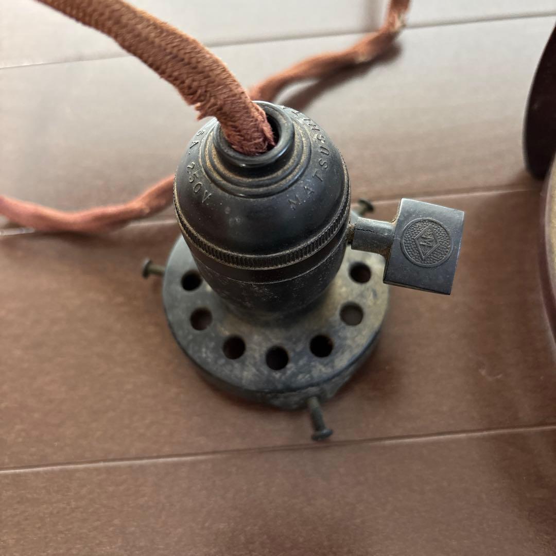 昭和レトロ　電気笠　電笠　ミルクガラス　ミルクシェード　乳白色 吊し照明