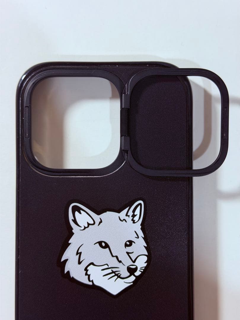 スタンド付きCASSETiFY MAISON KITSUNÉ iPhone