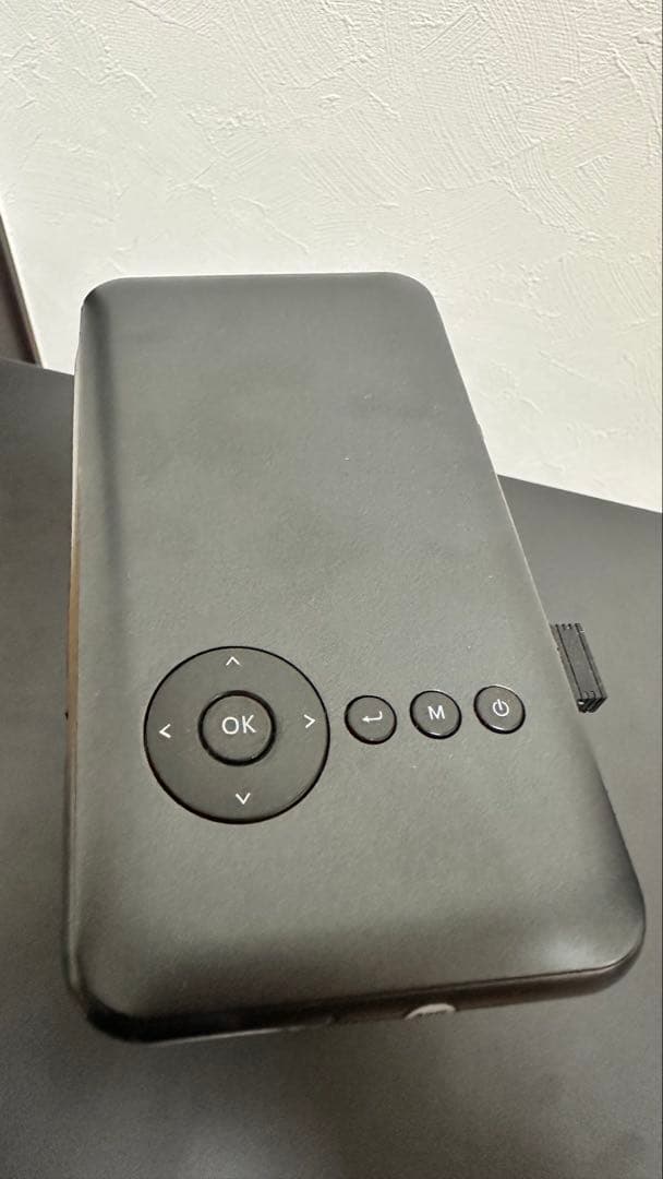 KABENI（カベーニ）小型プロジェクター　黒