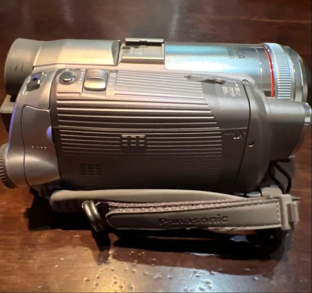 Panasonic 3.0 Mega Pixel ビデオカメラ本体