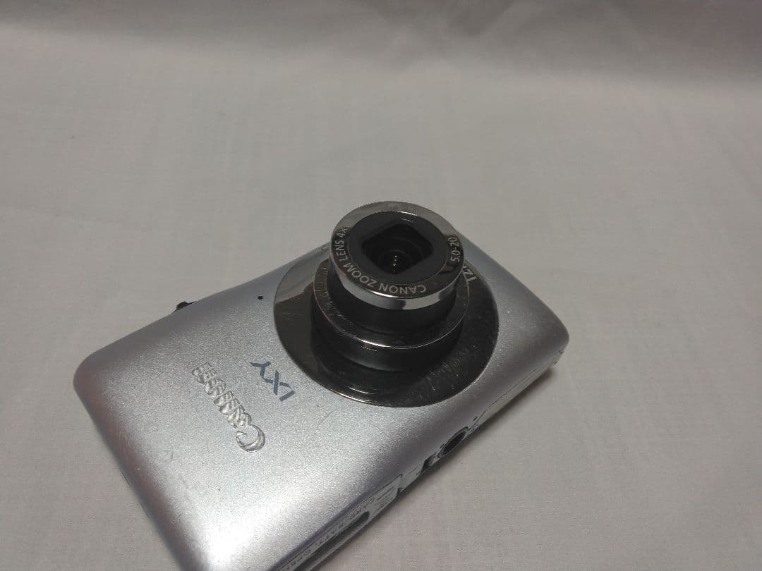 Canon IXY 200F 小キズ多数