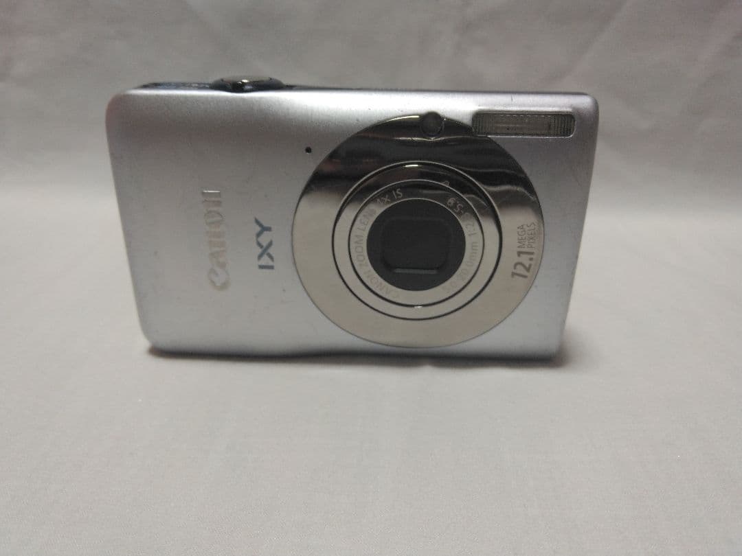 Canon IXY 200F 小キズ多数