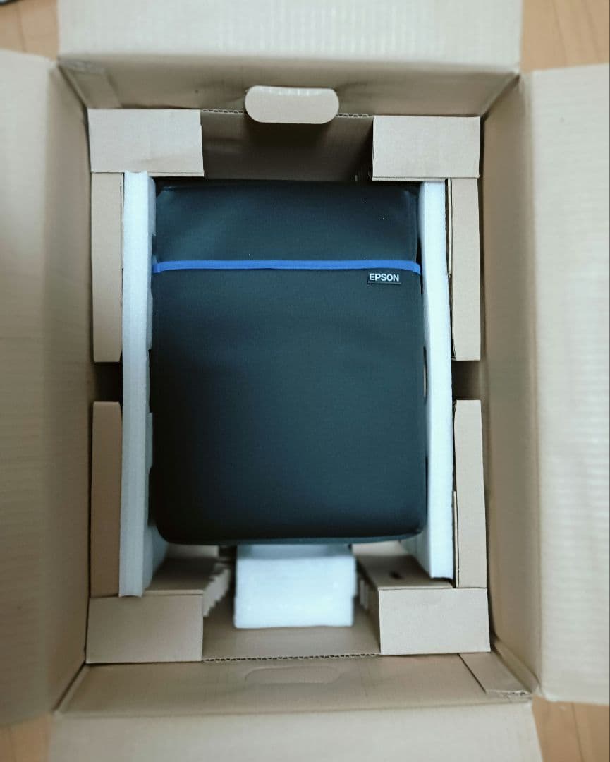 EPSONプロジェクター・スクリーン　セット売り