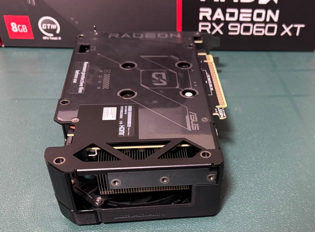 グラフィックボード・グラボ・ビデオカード ASUS Radeon RX 9060 XT 8GB DUAL