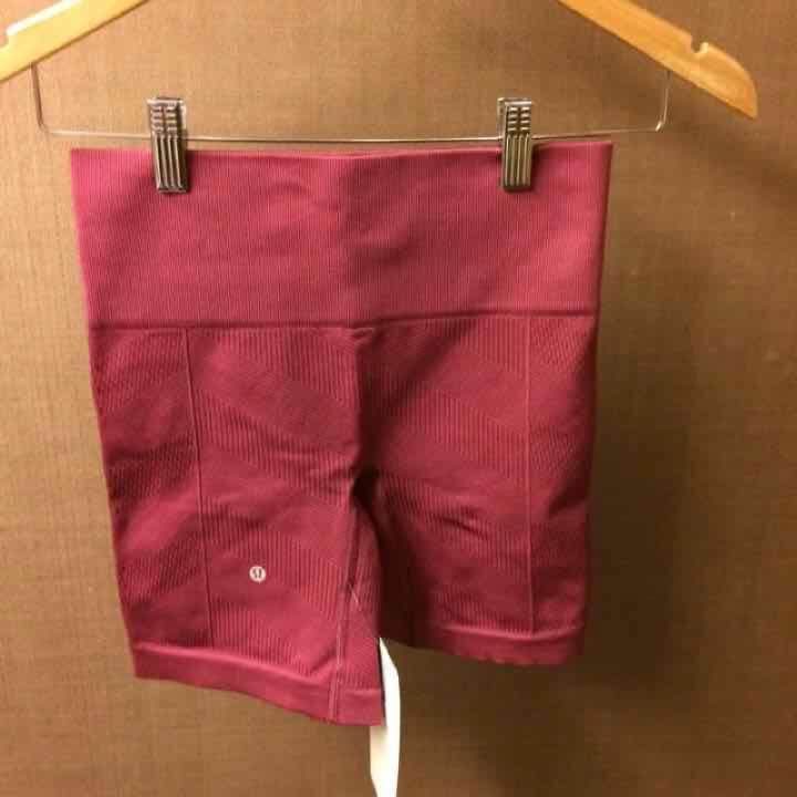 美品＊ルルレモン＊サイズ4