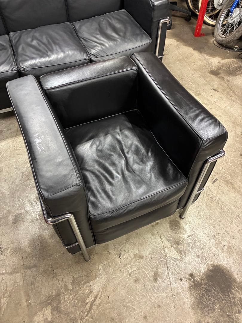 ル・コルビジエLC2の正規品です‼️②一人掛けソファ‼️
