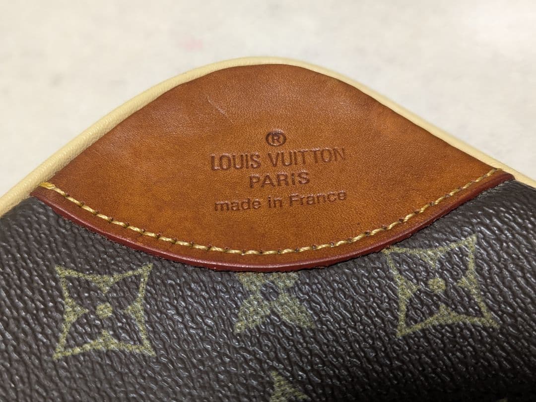 LOUIS VUITTON モノグラム レザー座布団カバー