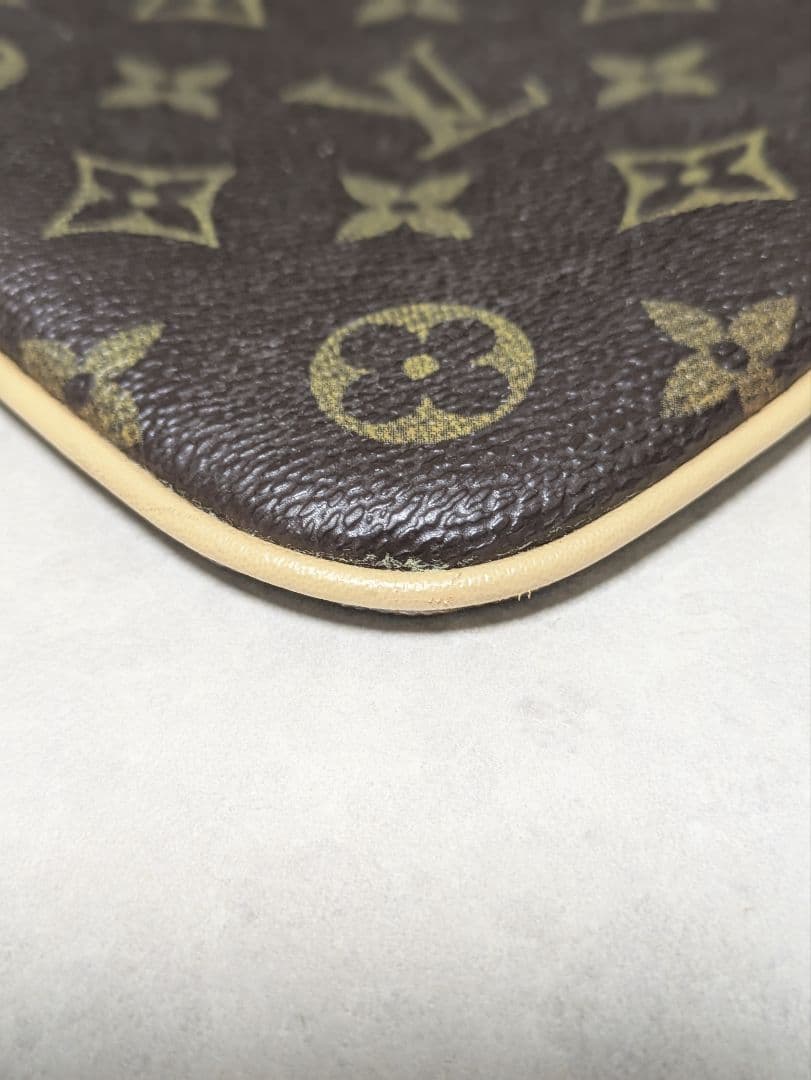 LOUIS VUITTON モノグラム レザー座布団カバー