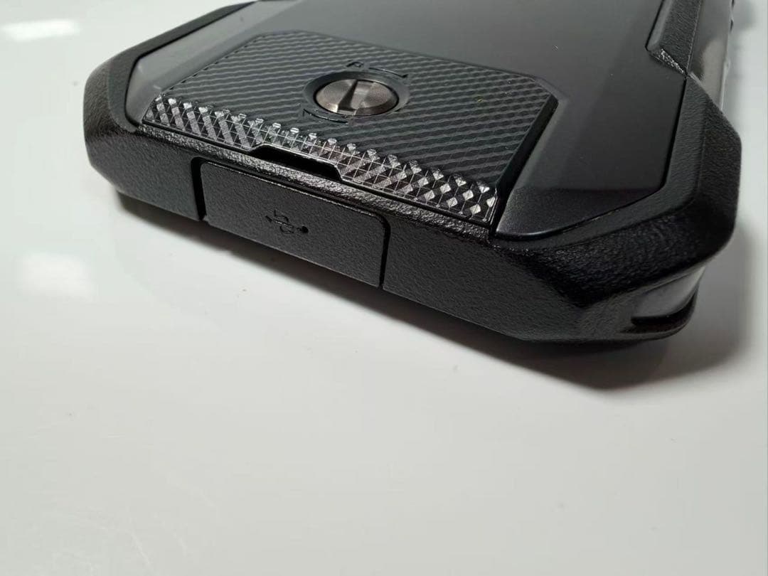 京セラ TORQUE G06 KYG03 au ブラックジャンク