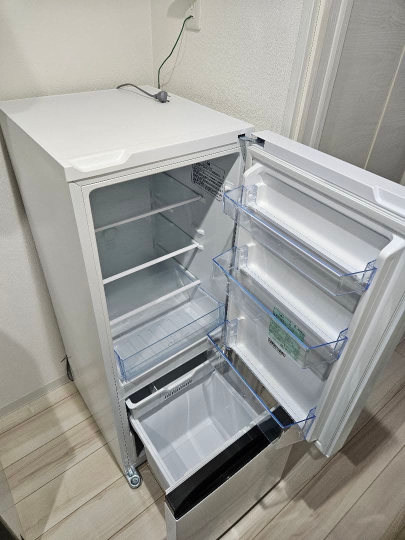 【送料込み・美品】冷蔵庫 HISENSE HR-D16F WHITE