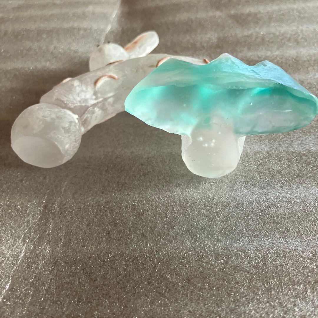 安達知江さん　うさぎ　ガラスオブジェ