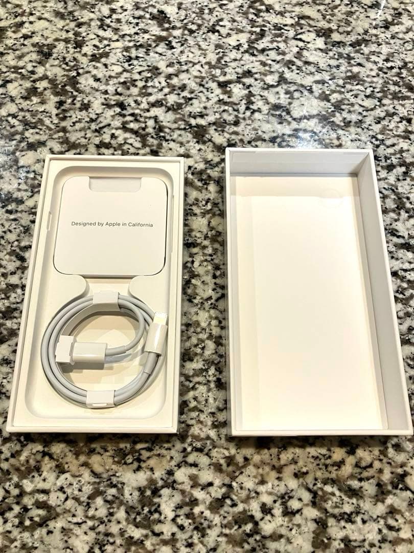 【美品】iPhone se 第3世代 128GB SIMフリー 箱付き