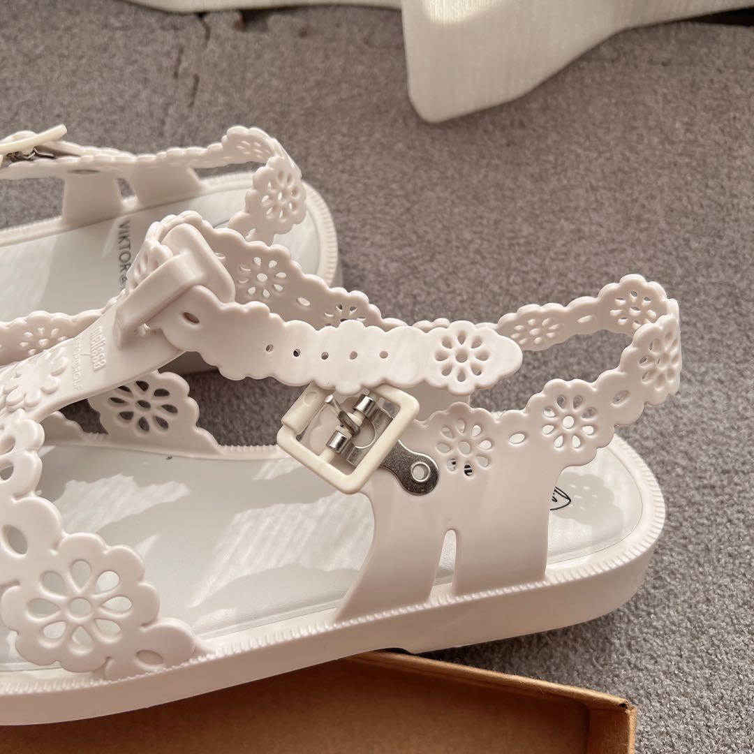 『melissa×VICTOR&ROLF』コラボサンダル