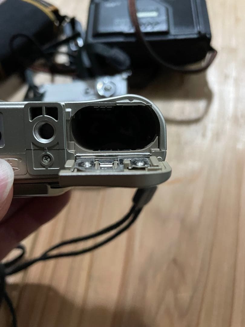 フィルムカメラ2台とデジタルカメラ台2台 canon Fuji