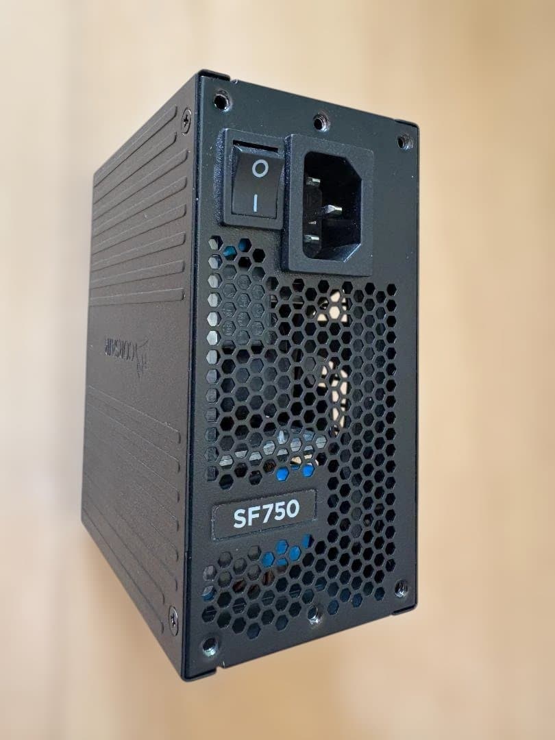 Corsair SF750 750W 電源ユニット